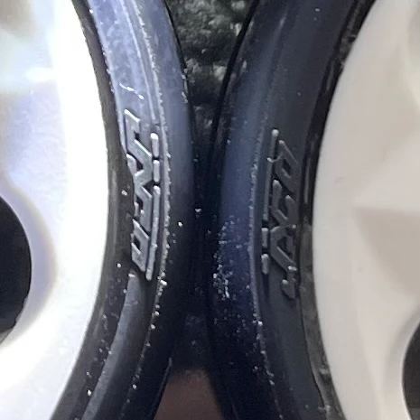 1/10 Sedan Wheel Center Plug Set — photo 3